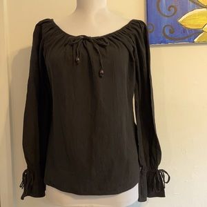 Harlow-peasant-boho- can be worn off shoulder top